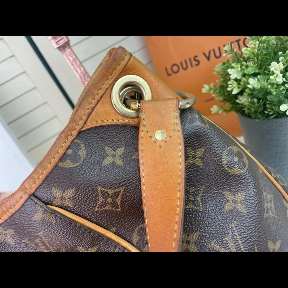 Louis Vuitton Galleria - Picture 7 of 16